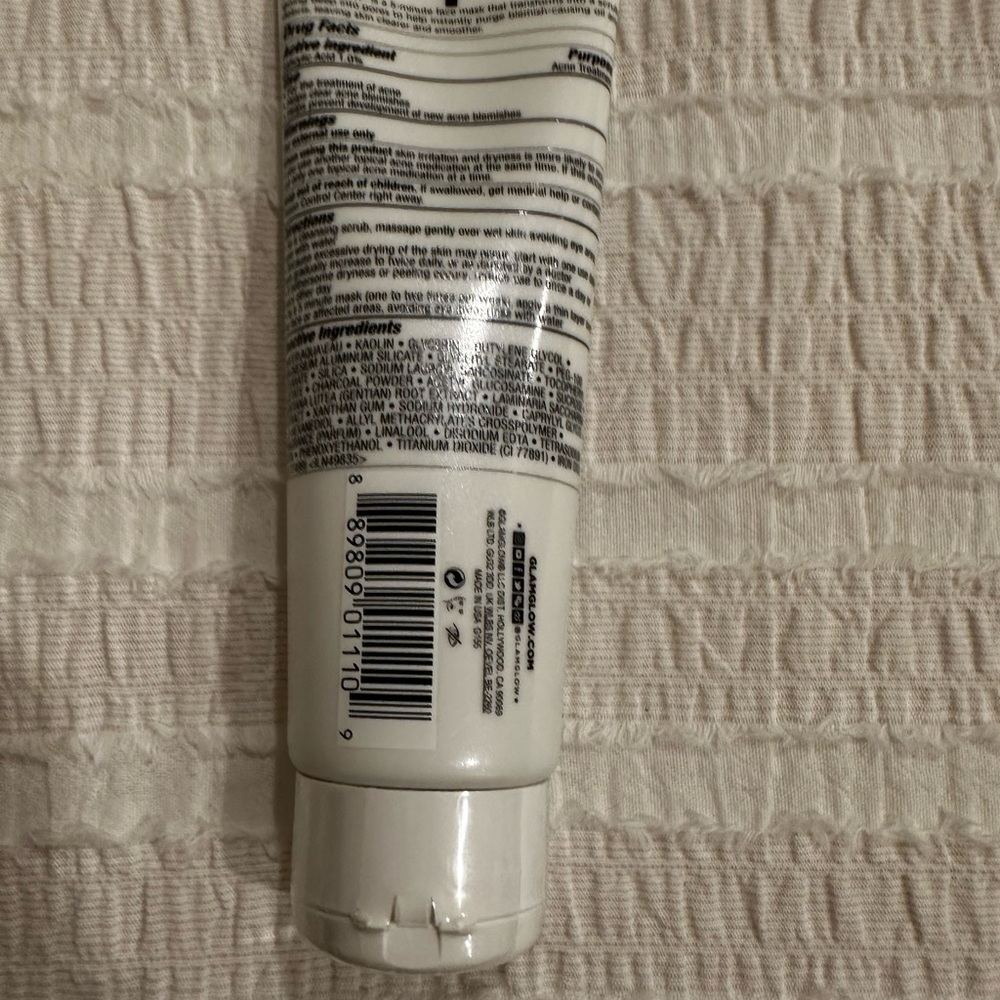 GLAMGLOW Supersmooth Exfoliating acne clearing 5 minute Mask to scrub - Picture 3 of 3